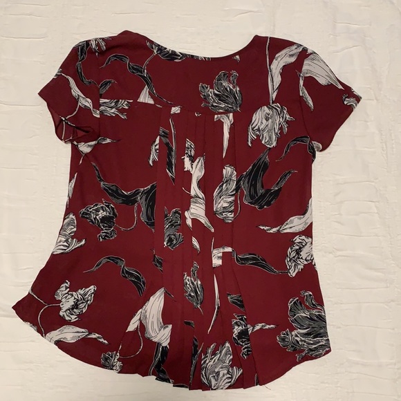 Banana republic size S maroon floral blouse - Picture 5 of 5